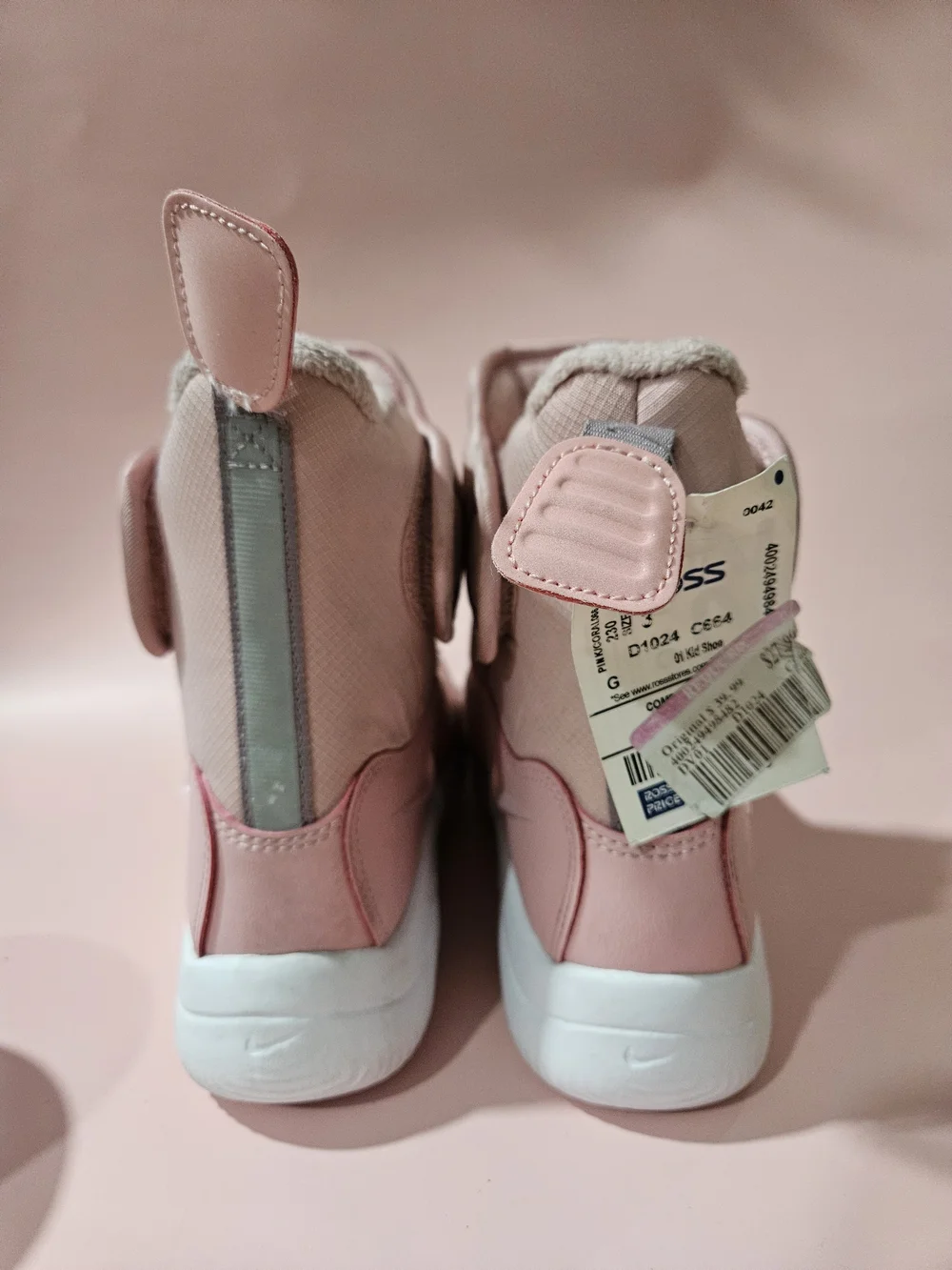 Nike Kids Pink Tan Padded Winter Boots. A Few Marks From Being Stored.  Bin 10.